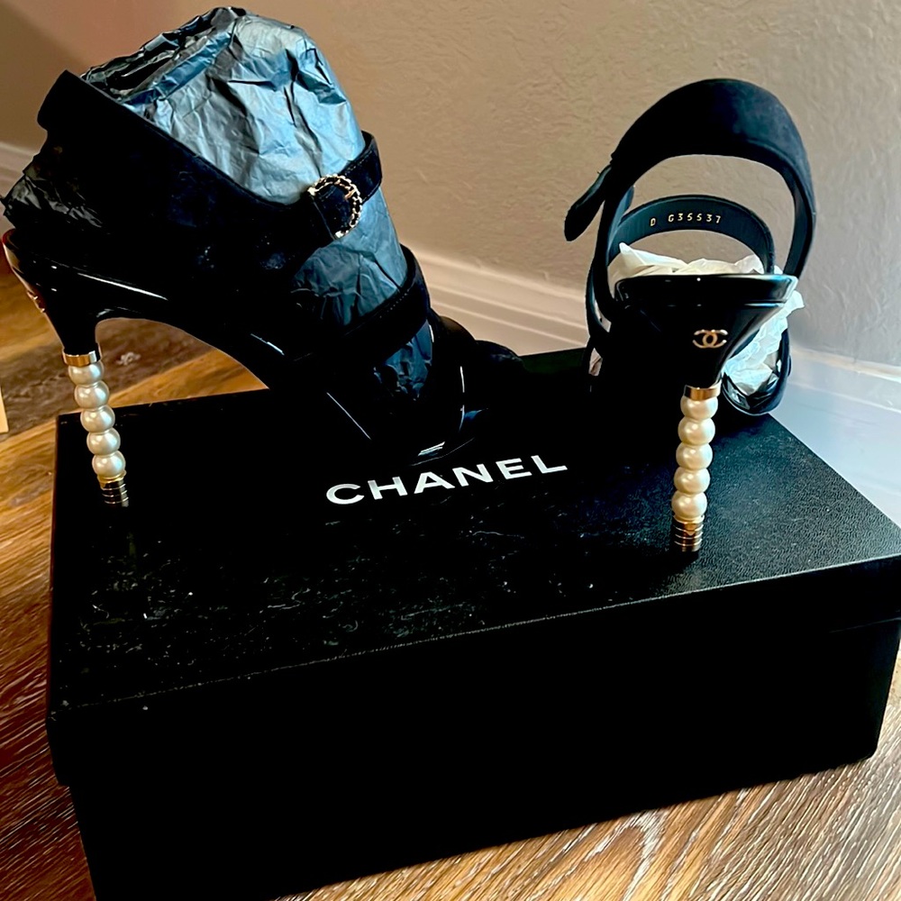 Chanel black sandal heels size 40.5 Pearl stilettos.